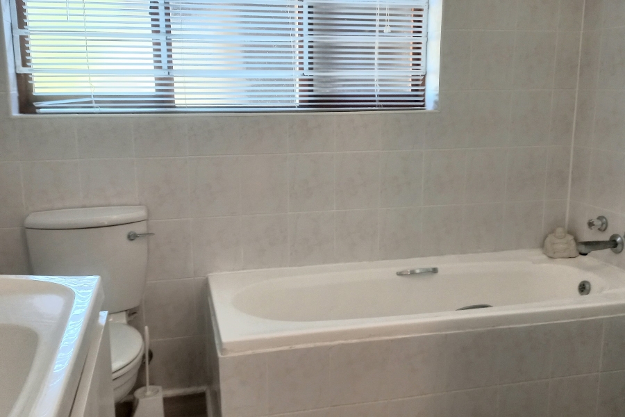 5 Bedroom Property for Sale in Kingfisher Creek Western Cape